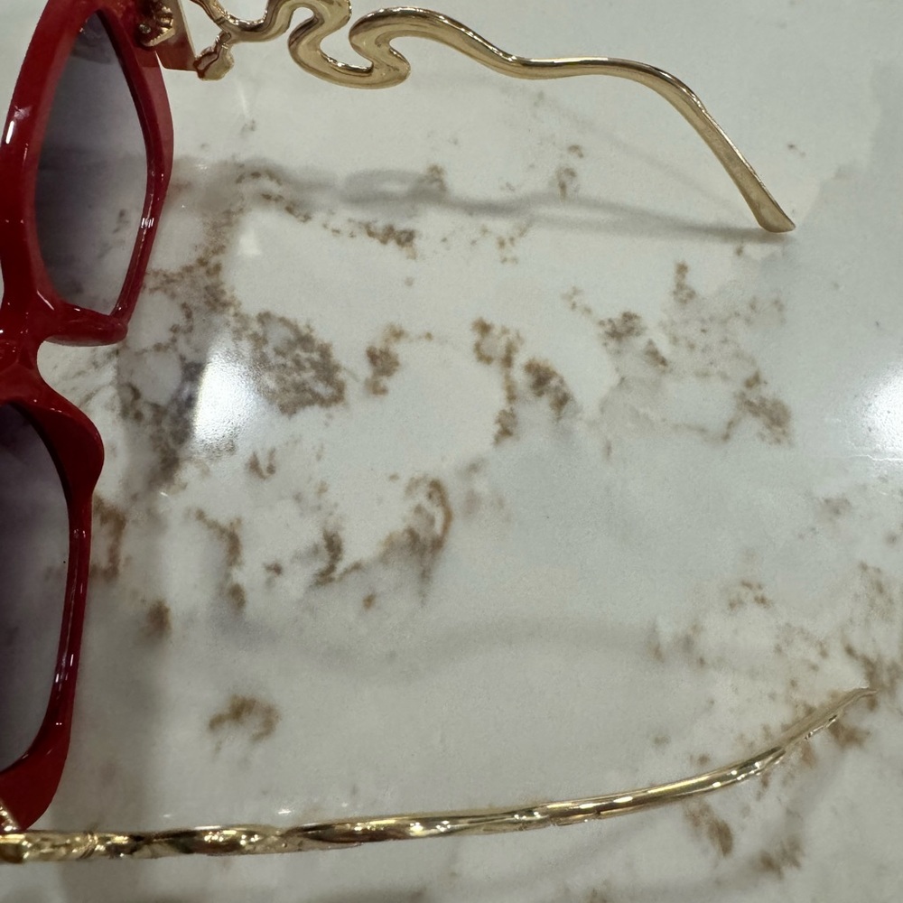 Red Oversized Sunglasses - Picture 4 of 6
